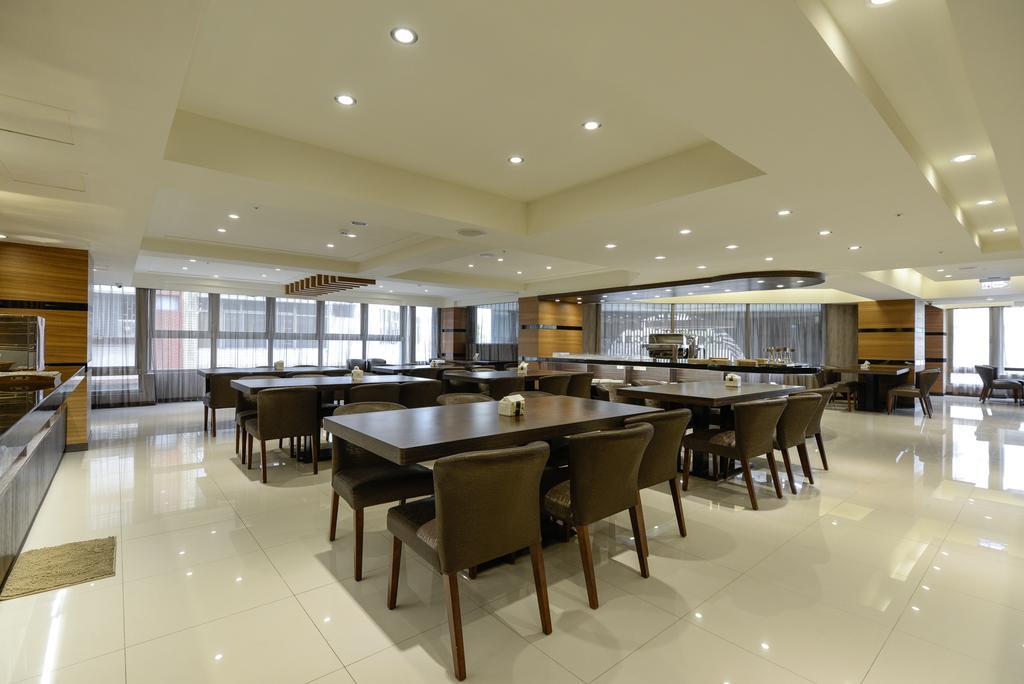 Golden Pacific Hotel Taichung Exterior photo