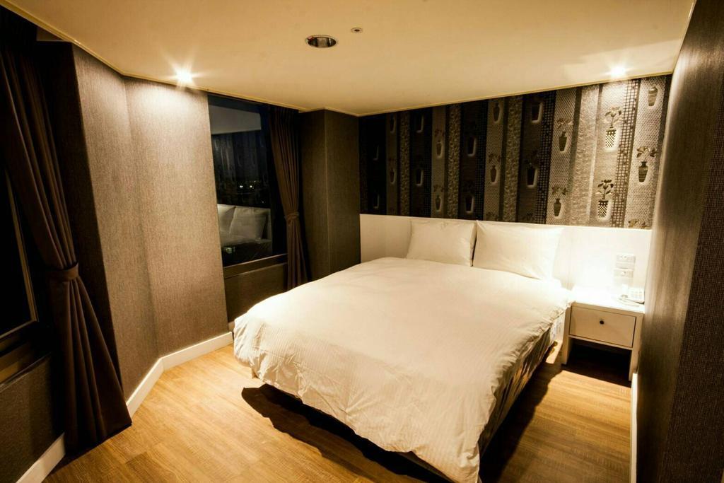 Golden Pacific Hotel Taichung Exterior photo