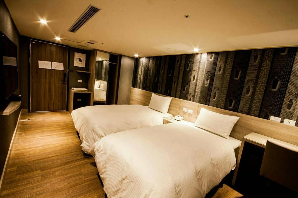 Golden Pacific Hotel Taichung Exterior photo
