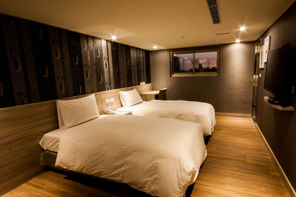 Golden Pacific Hotel Taichung Exterior photo
