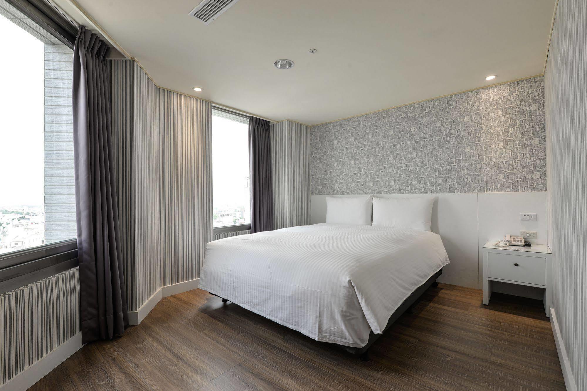 Golden Pacific Hotel Taichung Exterior photo